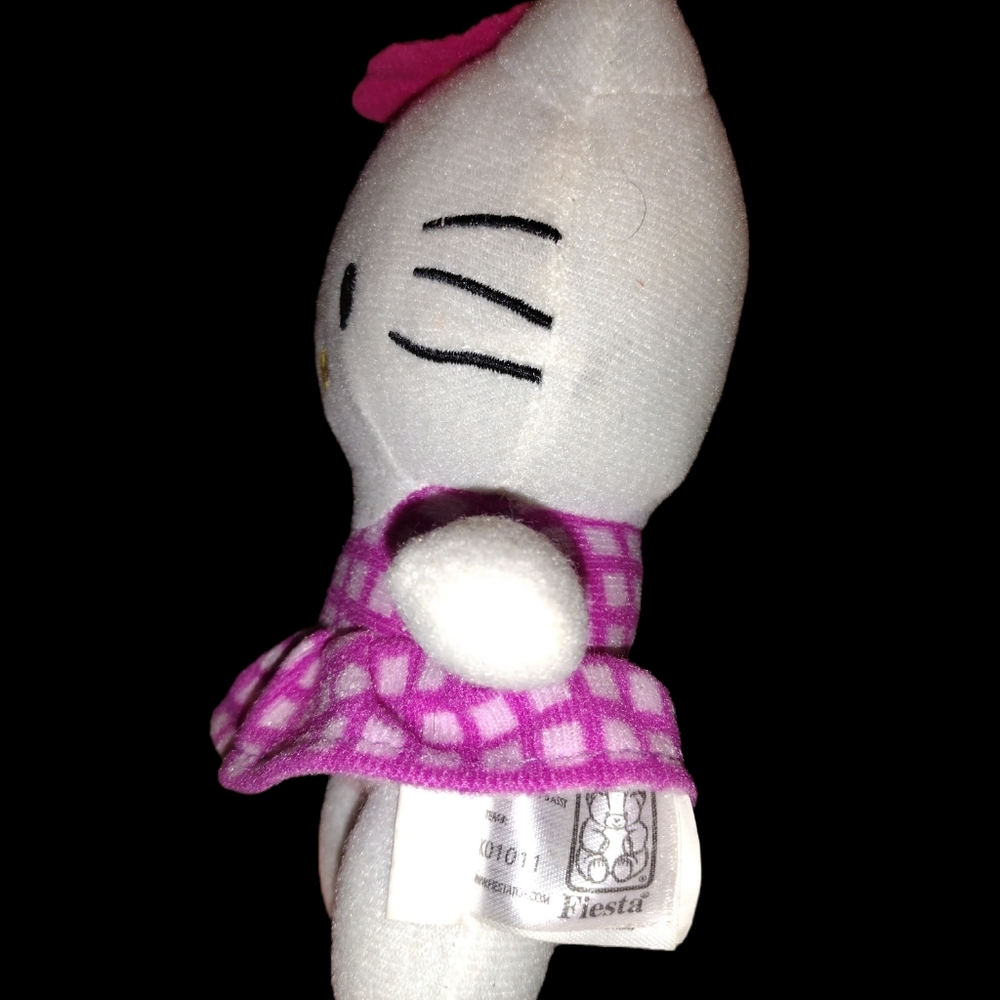 Stuffed Hello Kitty - Picture 8 of 10